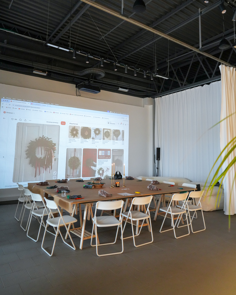 Table seating for up to 20 people